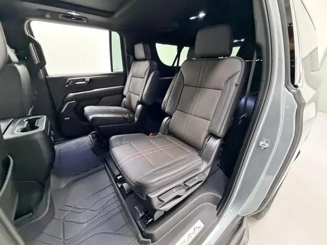 2025 Chevrolet Suburban 4WD High Country