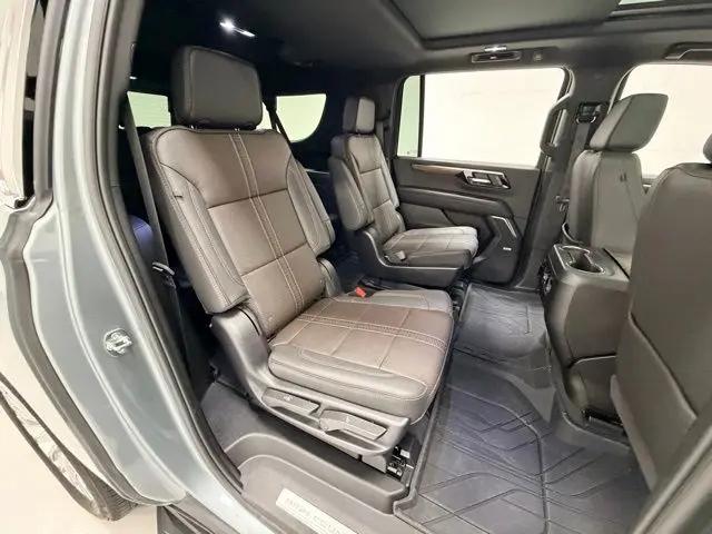 2025 Chevrolet Suburban 4WD High Country