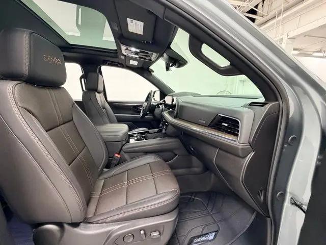 2025 Chevrolet Suburban 4WD High Country