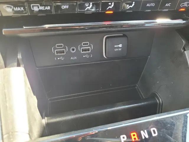 2023 Jeep Grand Cherokee L Laredo 4x2