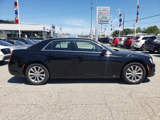 2018 Chrysler 300 Touring L AWD 2018 Chrysler 300 Touring L AWD