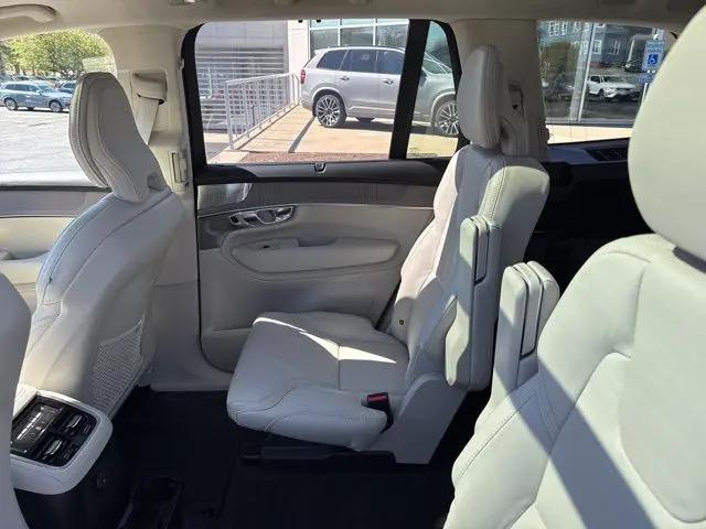 2025 Volvo XC90 Plug-In Hybrid T8 Ultra 6-Seater