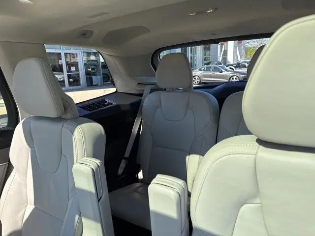 2025 Volvo XC90 Plug-In Hybrid T8 Ultra 6-Seater
