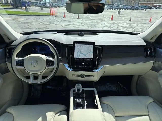 2025 Volvo XC90 Plug-In Hybrid T8 Ultra 6-Seater