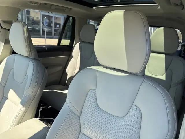 2025 Volvo XC90 Plug-In Hybrid T8 Ultra 6-Seater