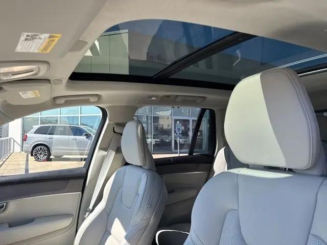 2025 Volvo XC90 Plug-In Hybrid T8 Ultra 6-Seater