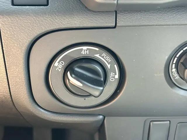 2025 Nissan Frontier Crew Cab SV 4x4