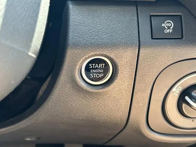 2025 Nissan Frontier Crew Cab SV 4x4