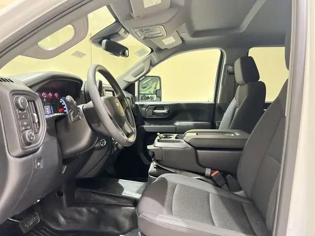 2026 Chevrolet Silverado 3500HD Crew Cab, Long Bed, WT Dual Rear Wheel, RWD