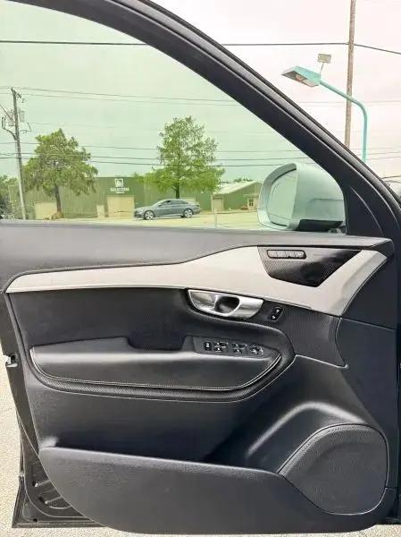 2019 Volvo XC90 T6 R-Design