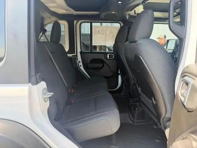2025 Jeep Wrangler 4-Door Rubicon 4x4