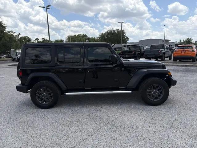 2025 Jeep Wrangler 4-Door Summit 4x4