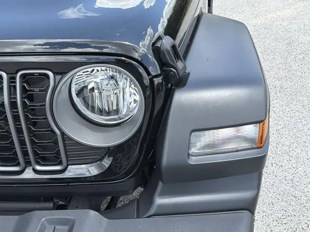 2025 Jeep Wrangler 4-Door Summit 4x4