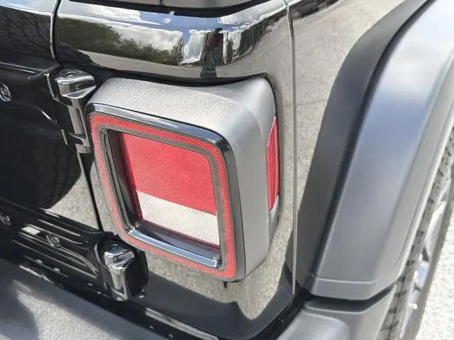 2025 Jeep Wrangler 4-Door Summit 4x4