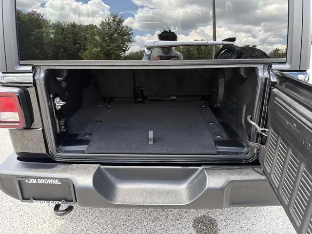 2025 Jeep Wrangler 4-Door Summit 4x4