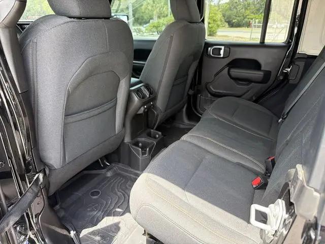 2025 Jeep Wrangler 4-Door Summit 4x4