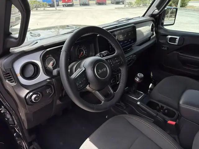 2025 Jeep Wrangler 4-Door Summit 4x4
