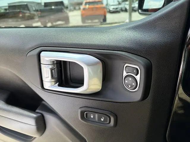 2025 Jeep Wrangler 4-Door Summit 4x4