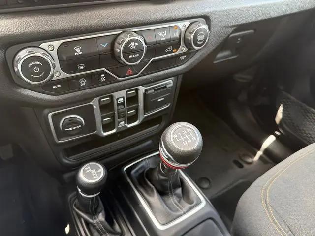 2025 Jeep Wrangler 4-Door Summit 4x4