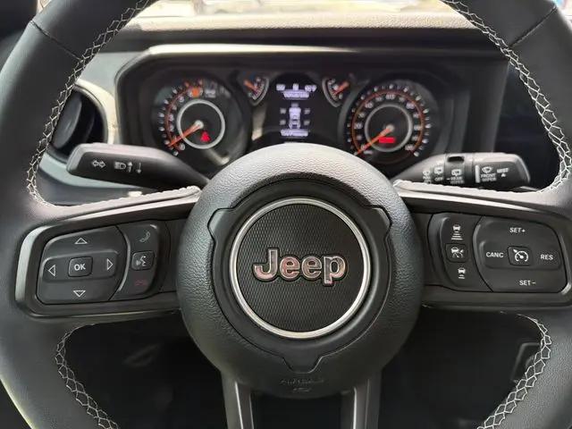 2025 Jeep Wrangler 4-Door Summit 4x4