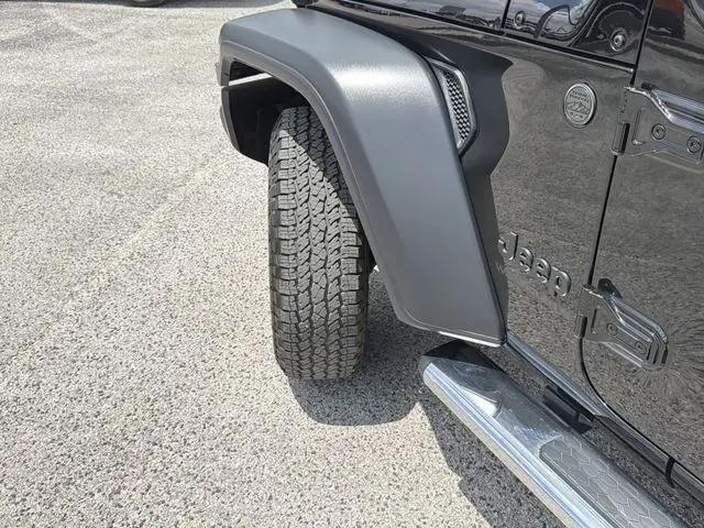 2025 Jeep Wrangler 4-Door Summit 4x4