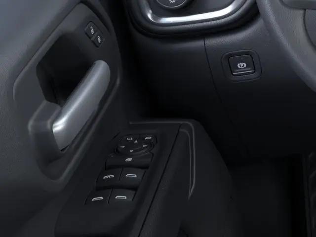 2026 Chevrolet Silverado 2500HD Crew Cab, Long Bed, Custom, 4WD