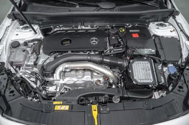 2026 Mercedes-Benz GLB 4MATIC