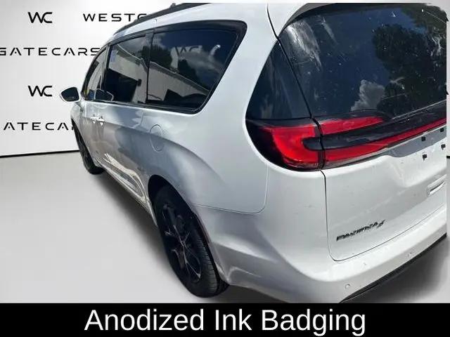 2021 Chrysler Pacifica Limited AWD