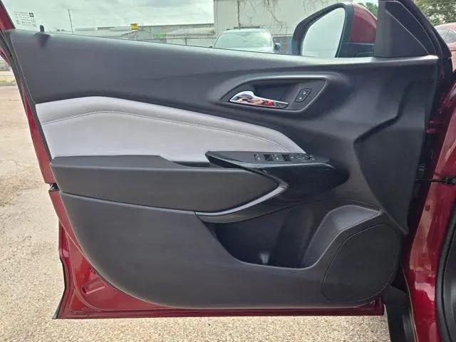 2025 Chevrolet Trax FWD LT