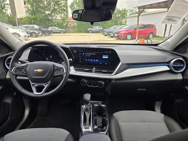 2025 Chevrolet Trax FWD LT