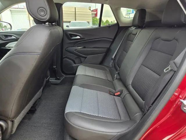 2025 Chevrolet Trax FWD LT