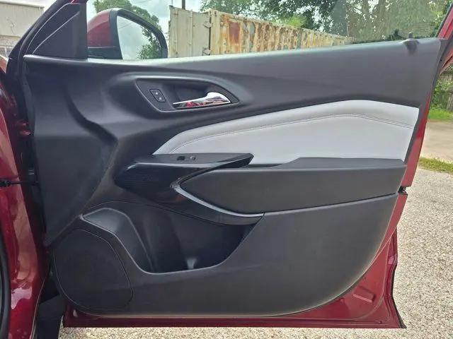 2025 Chevrolet Trax FWD LT