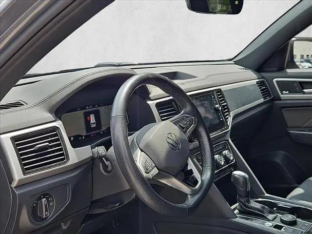 2022 Volkswagen Atlas Cross Sport 3.6L V6 SEL Premium R-Line