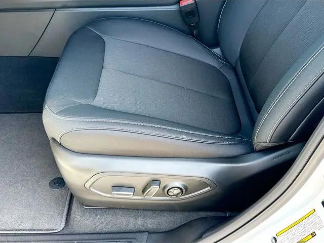2026 Jeep Grand Cherokee Laredo 4x4