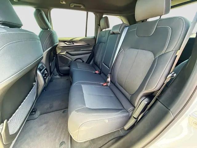 2026 Jeep Grand Cherokee Laredo 4x4