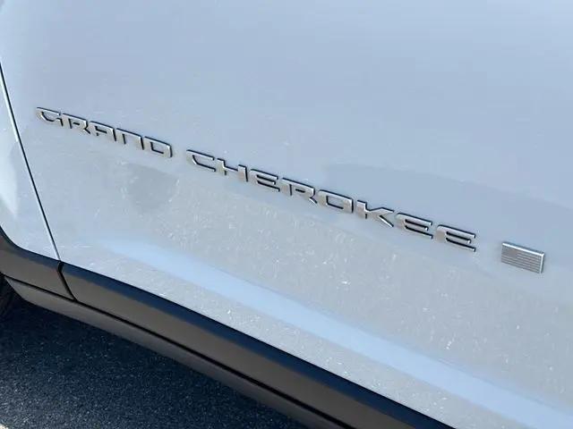2026 Jeep Grand Cherokee Laredo 4x4