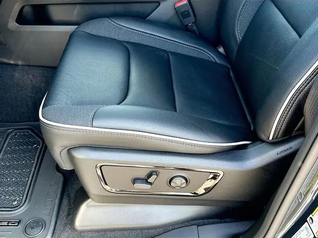 2026 Ram 1500 Limited Crew Cab 4x4 57 Box