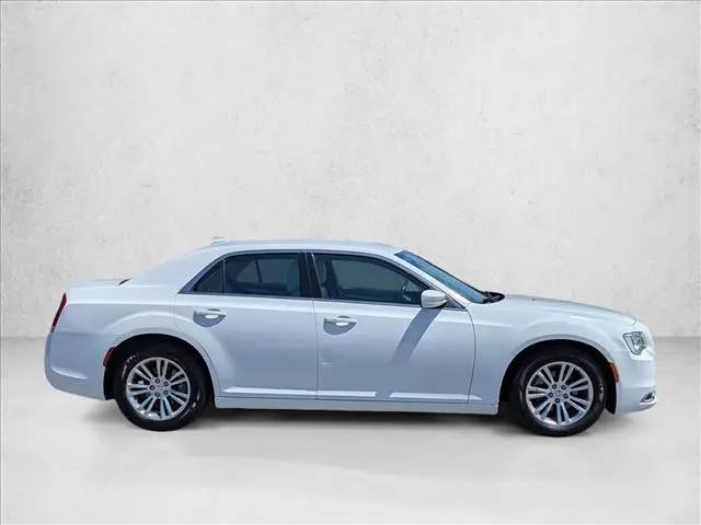 2019 Chrysler 300 Touring L