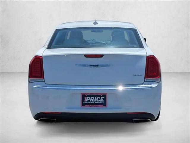 2019 Chrysler 300 Touring L