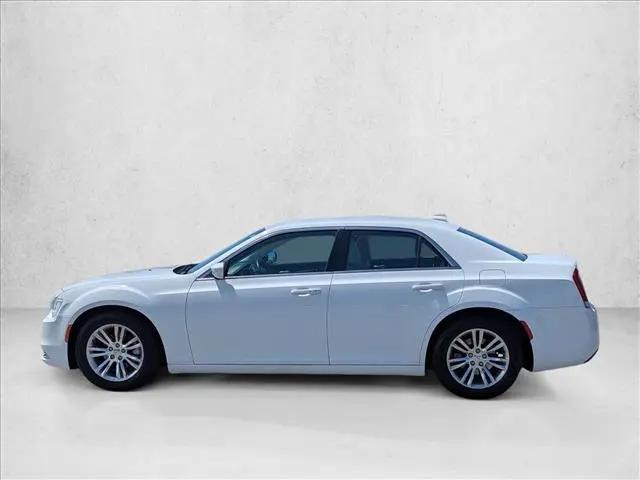 2019 Chrysler 300 Touring L