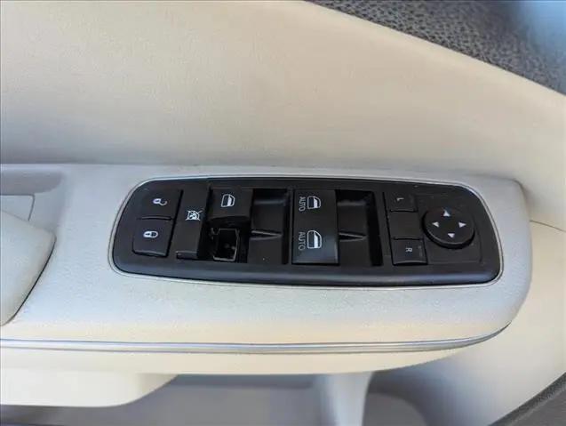 2019 Chrysler 300 Touring L