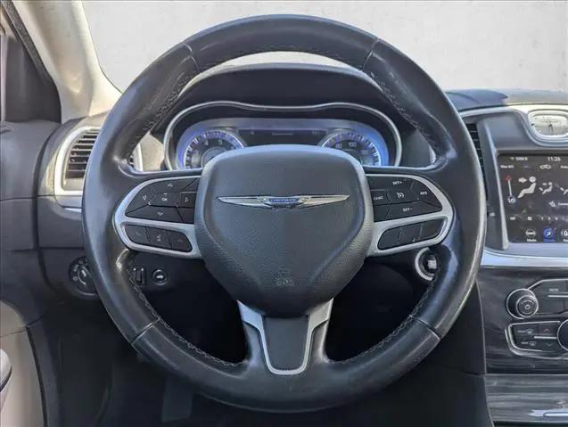 2019 Chrysler 300 Touring L