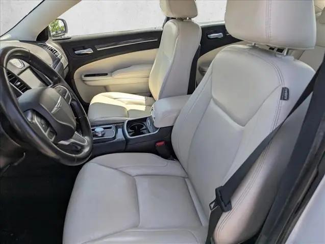 2019 Chrysler 300 Touring L