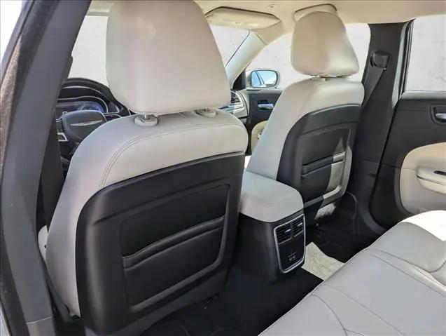 2019 Chrysler 300 Touring L