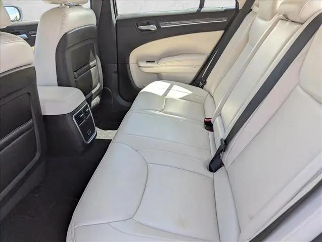 2019 Chrysler 300 Touring L