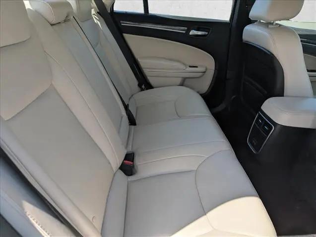 2019 Chrysler 300 Touring L