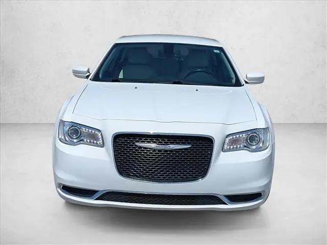 2019 Chrysler 300 Touring L