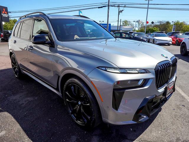 2024 BMW X7 M60i