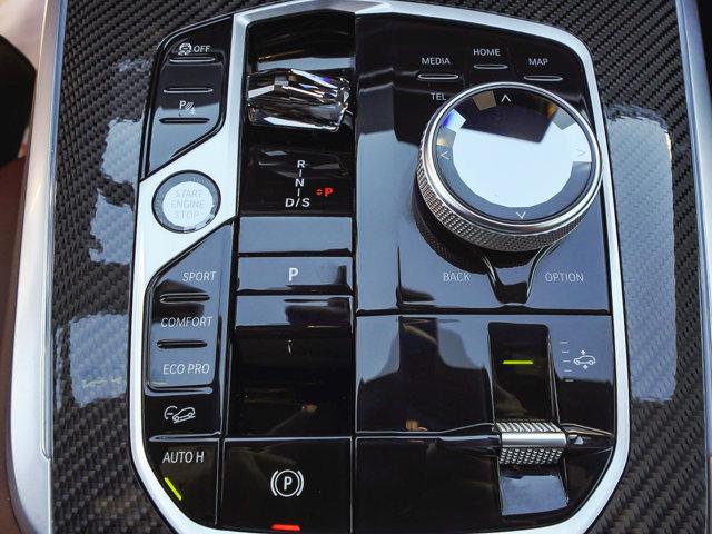 2024 BMW X7 M60i