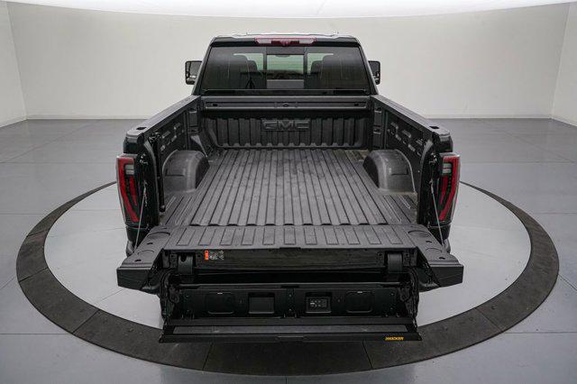 2025 GMC Sierra 2500HD Crew Cab, Standard Bed, AT4X, 4WD